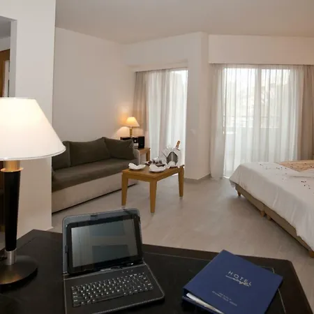 Minos Hotel 4*