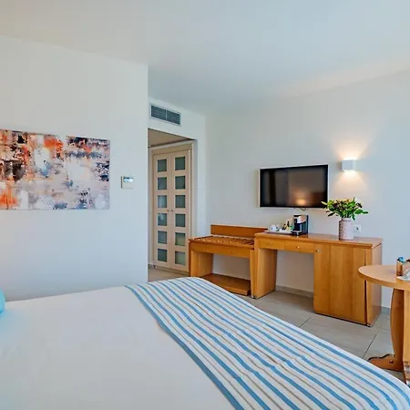 Hotel Minos 4*