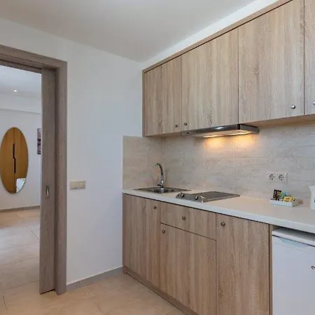 Minos Hotel 4*