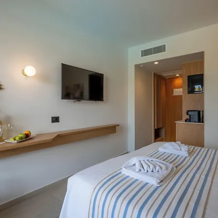 Minos Hotel 4*
