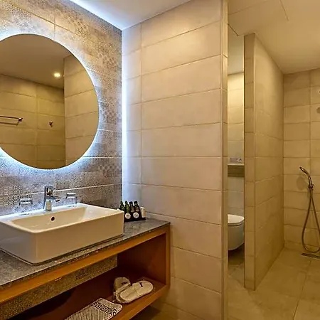 Minos Hotel 4*